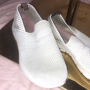Size 6 U.S. Polo Assn. White Knit Slip-On Sneakers with Pink Lining Pull On